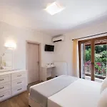 180 Mansion Mikros Gialos