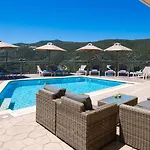 180 Mansion * Mikros Gialos
